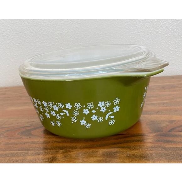 Pyrex Spring Blossom Green Casserole Dish with Lid 1.5L - Picture 2 of 10